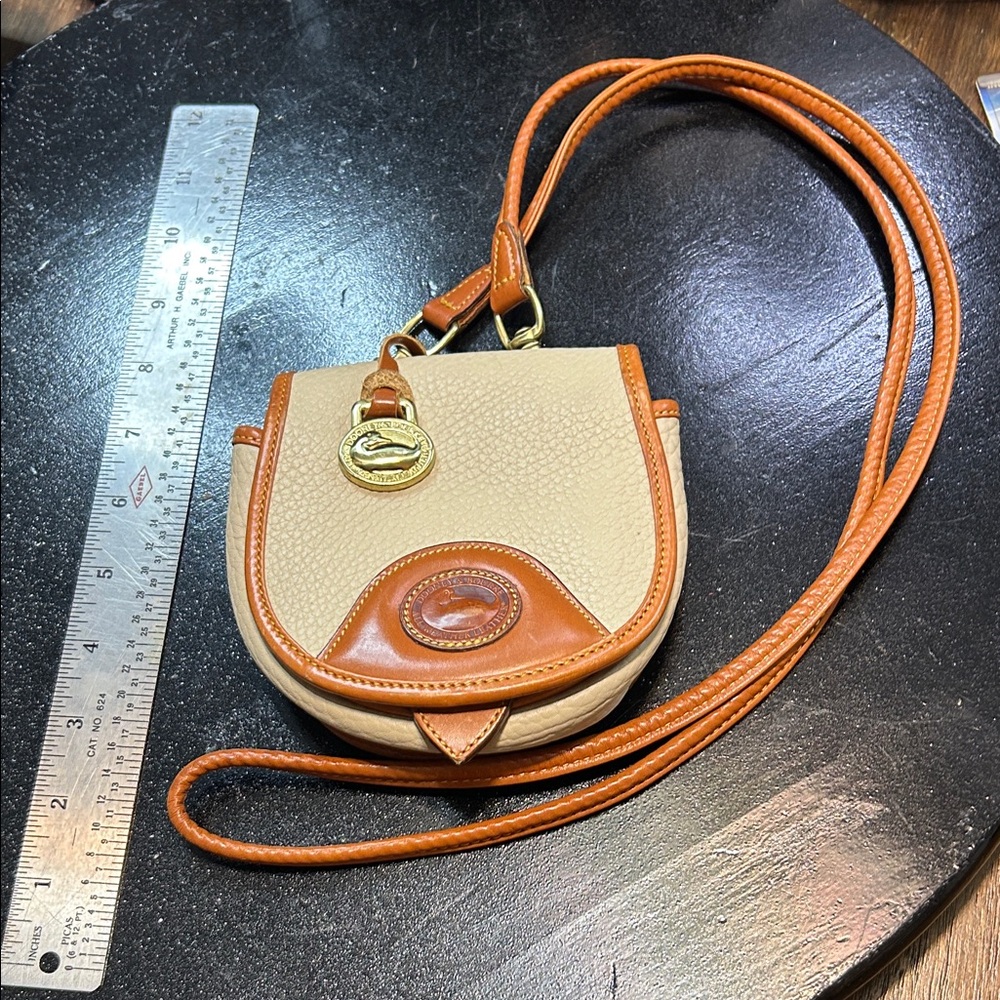 Elegant Tan and Brown Leather Crossbody Bag